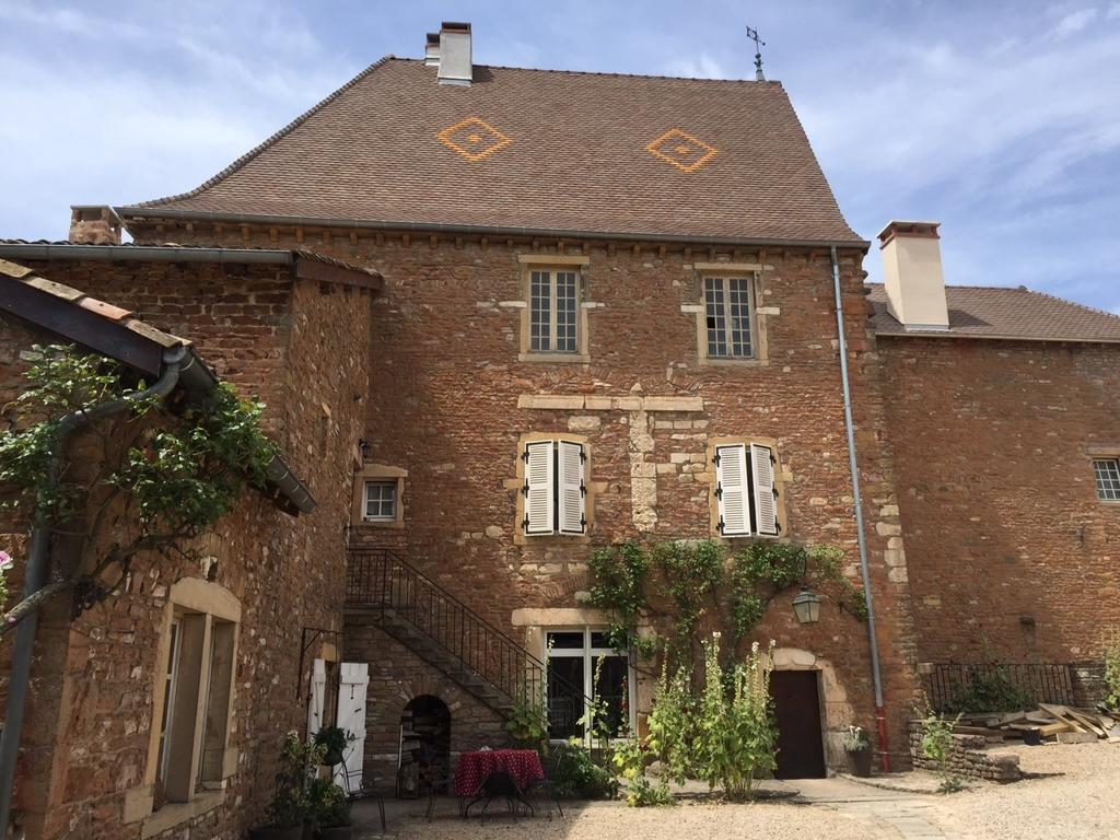 مبيت وإفطار Leynes Le Vieux Chateau المظهر الخارجي الصورة
